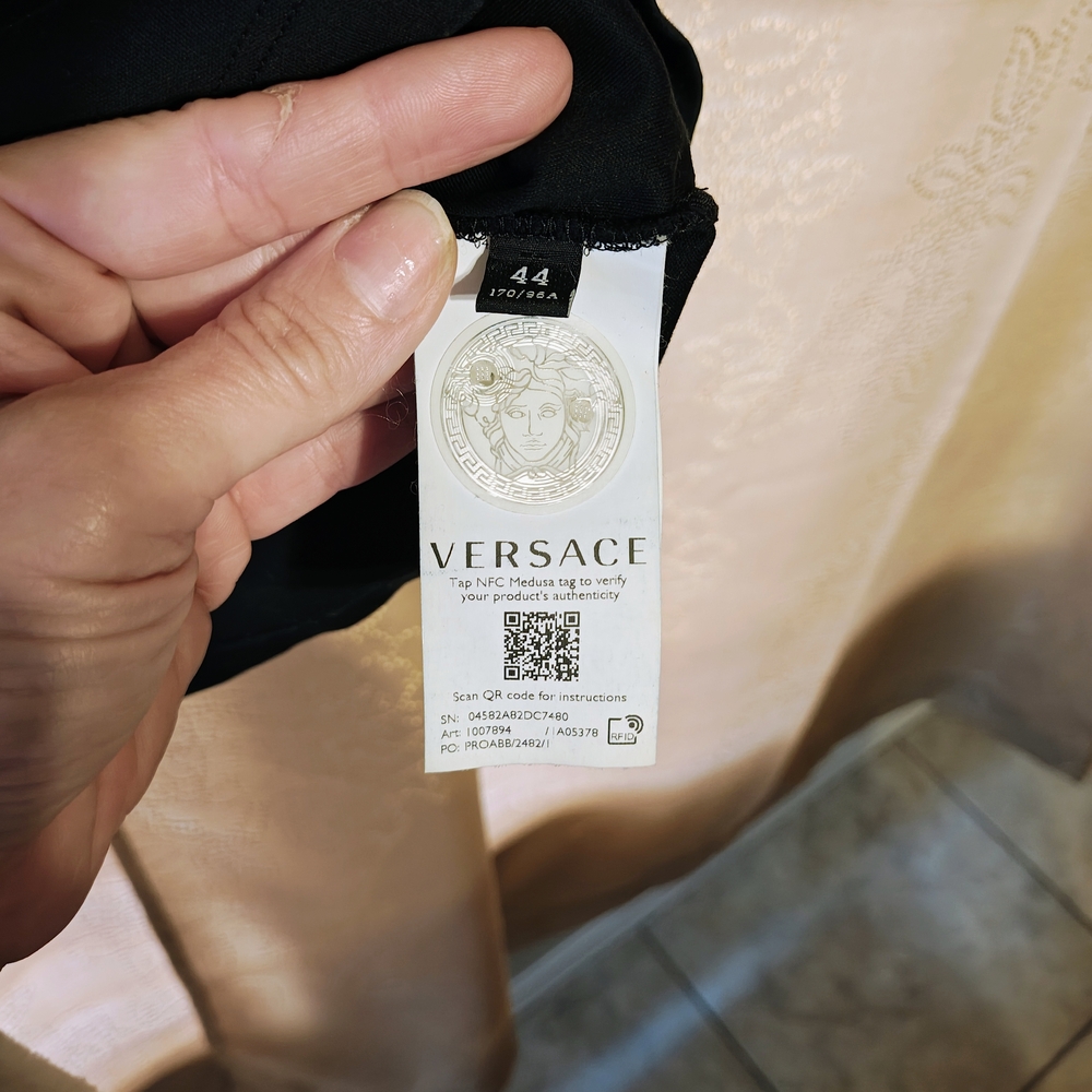 Versace Women's Black T-Shirt - Picture 2 of 5